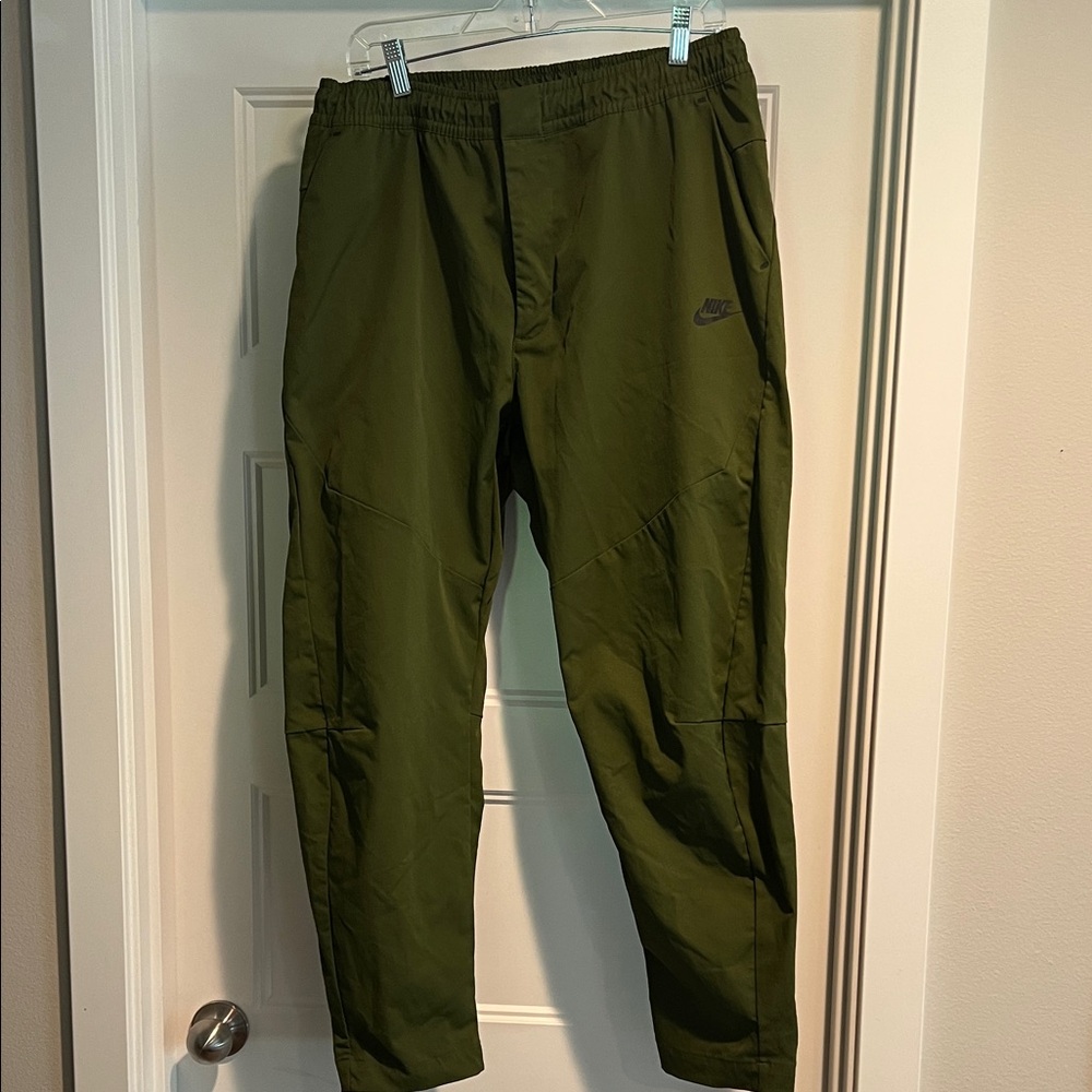 Nike Men's Forest Green Joggers